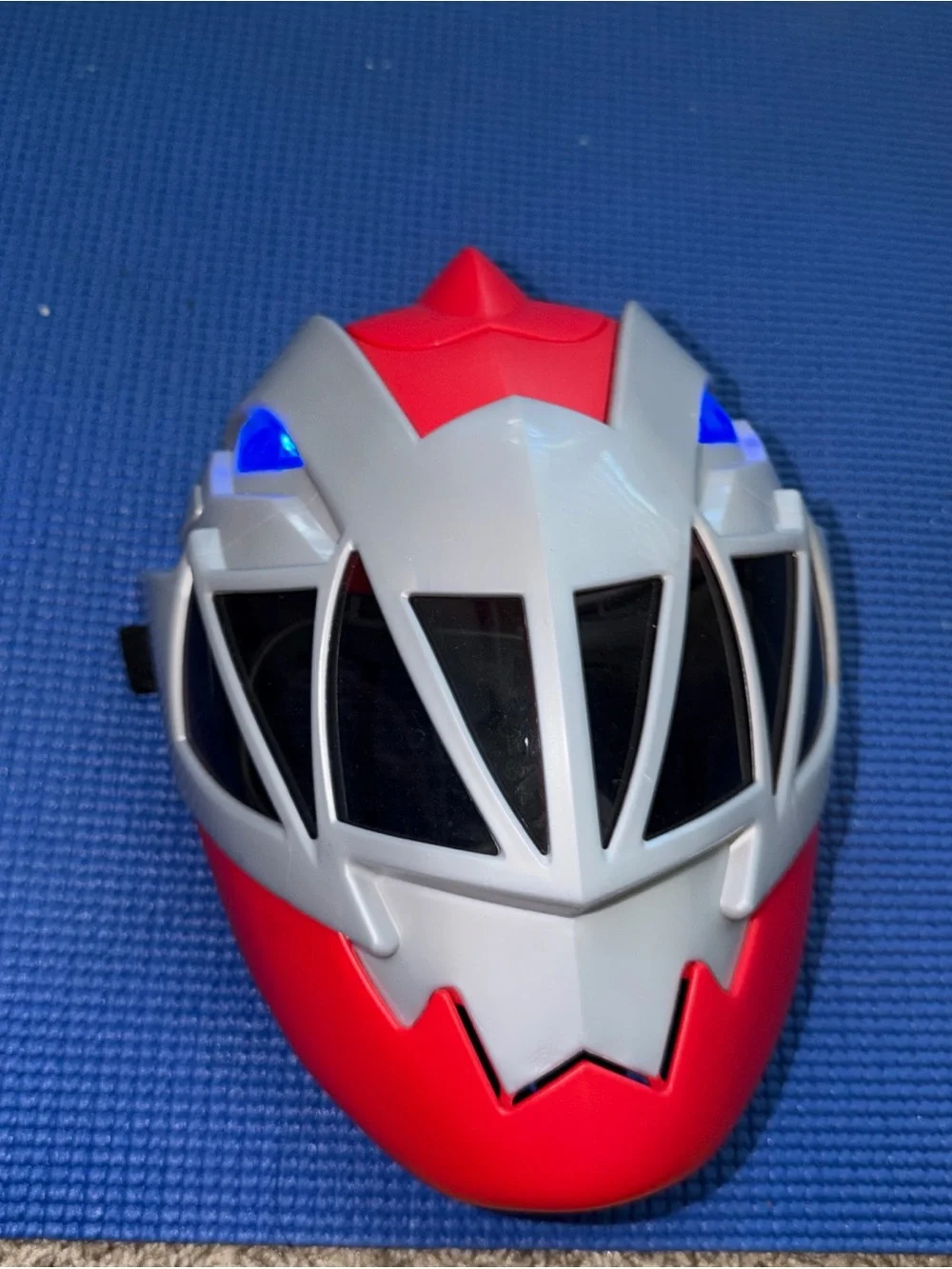 Power Rangers Red Dino Fury Deluxe Light-Up Child Halloween Adjustable Mask
